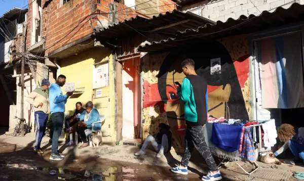 Favelas têm renda de R$ 300 bilhões, aponta pesquisa