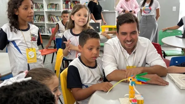 Aulas de robótica impulsionam a criatividade de alunos na Rede Municipal de Ensino de Marília